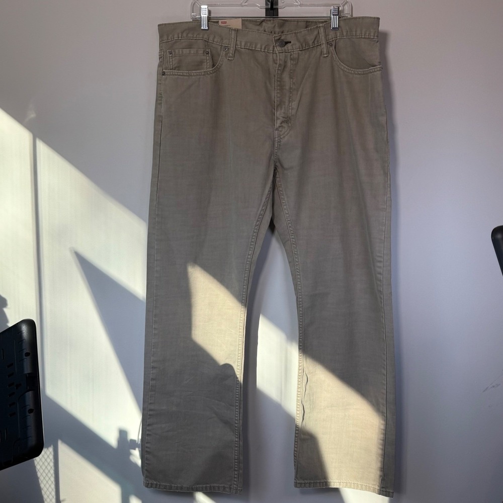 NWT Levis 514 Straight Fit Men 40x32 Khaki Slim Pants Dad Style Workwear Utility